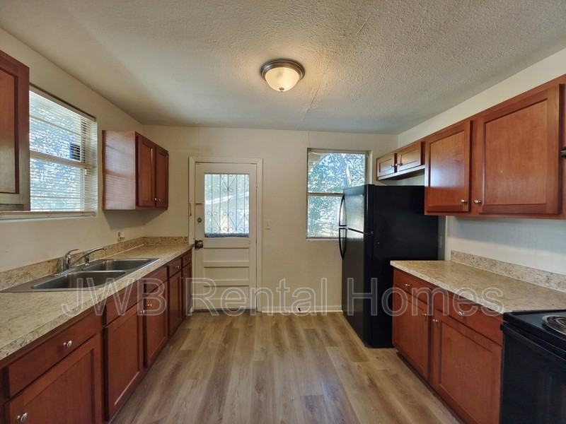 1593 W 21st St - Photo 3 of 13