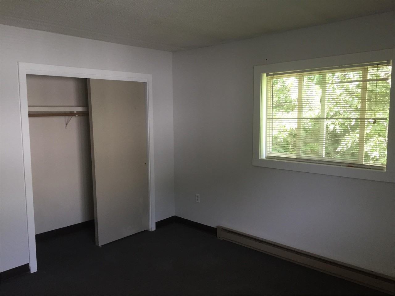 669 Lisbon St - Photo 7 of 11