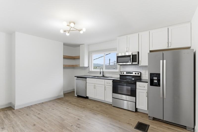 944 Murphy Ave - Photo 4 of 10