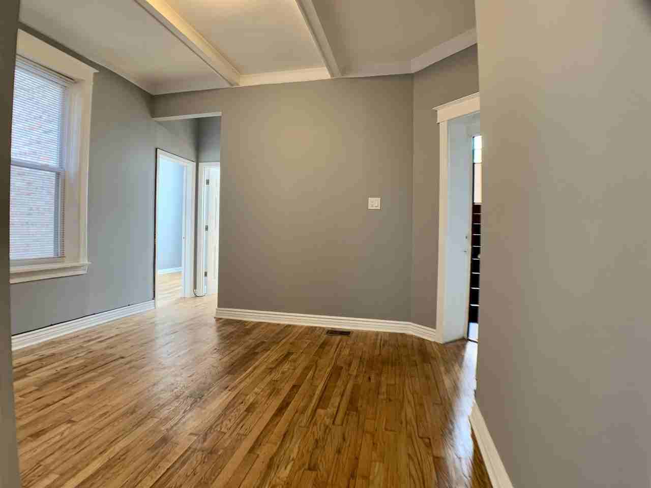 Hirsch / Karlov Building - Photo 3 of 15