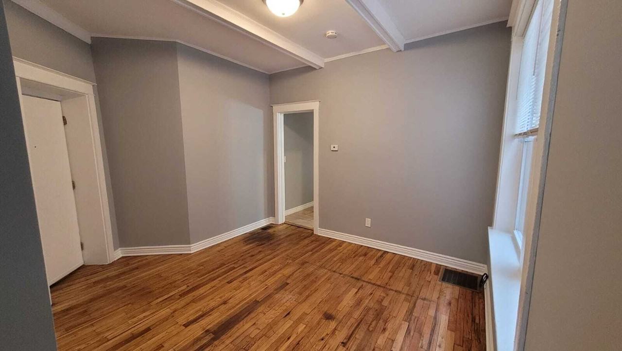 Hirsch / Karlov Building - Photo 4 of 15