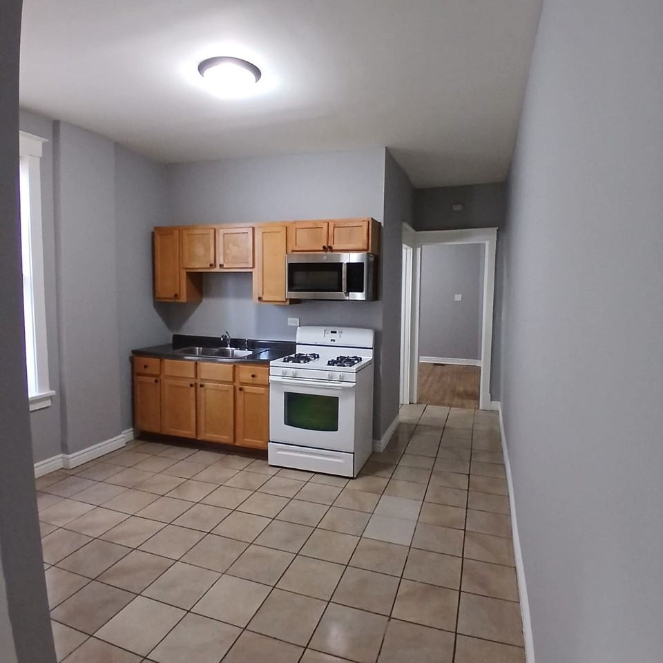 Hirsch / Karlov Building - Photo 5 of 15