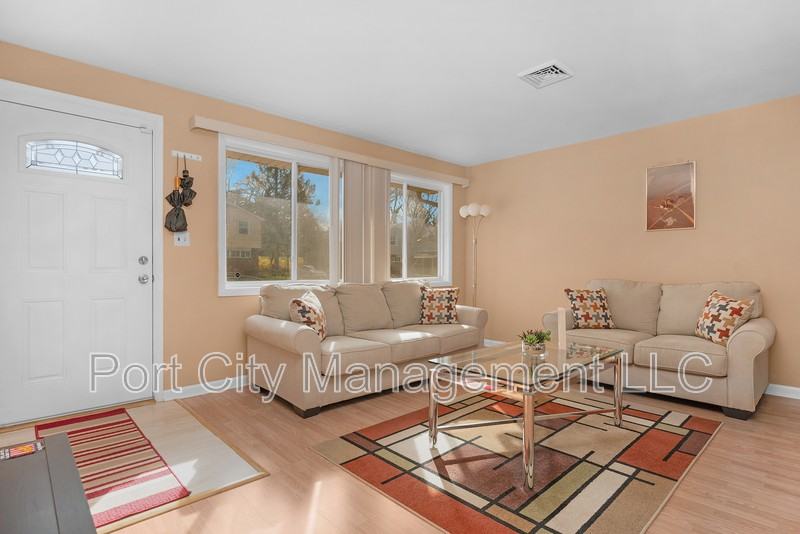 8402 Church Ln - Photo 6 of 29