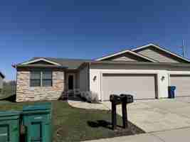 featured image of 1218 Hawthorn Ct