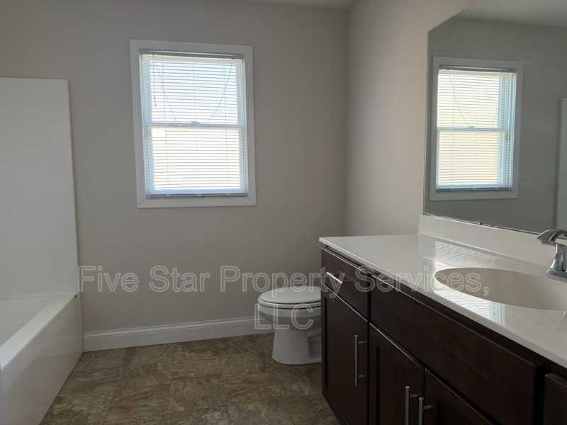 1218 Hawthorn Ct - Photo 6 of 9