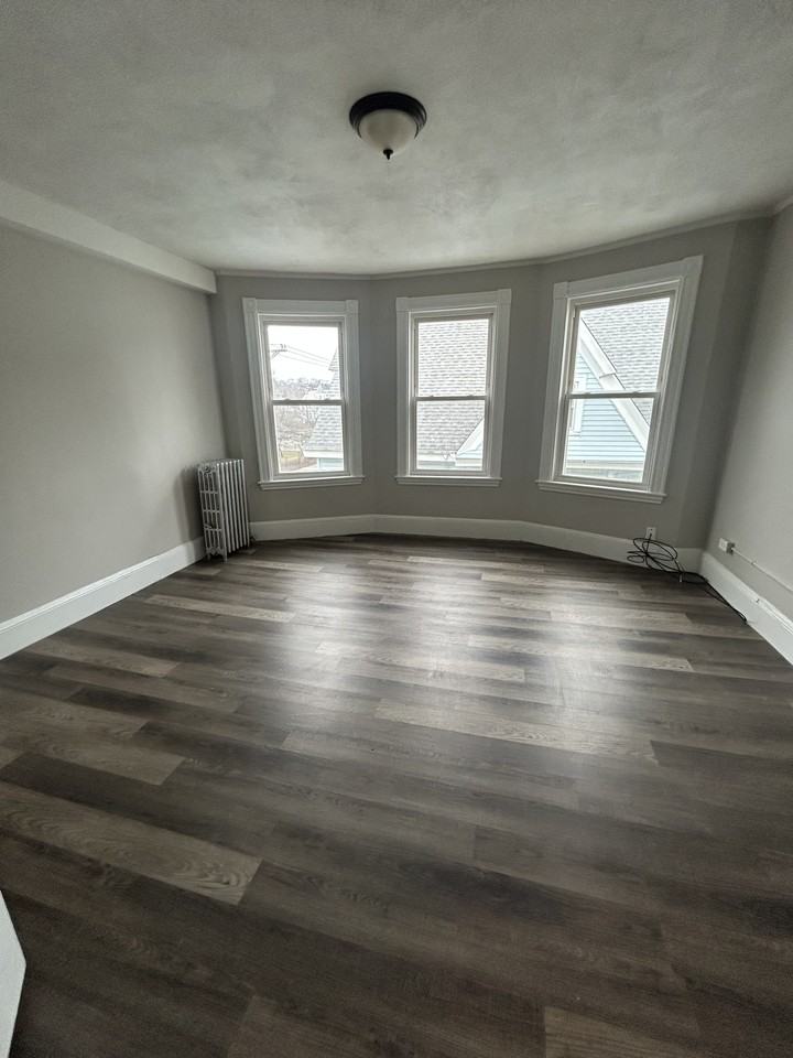 666 Metropolitan Ave #3 - Photo 4 of 10