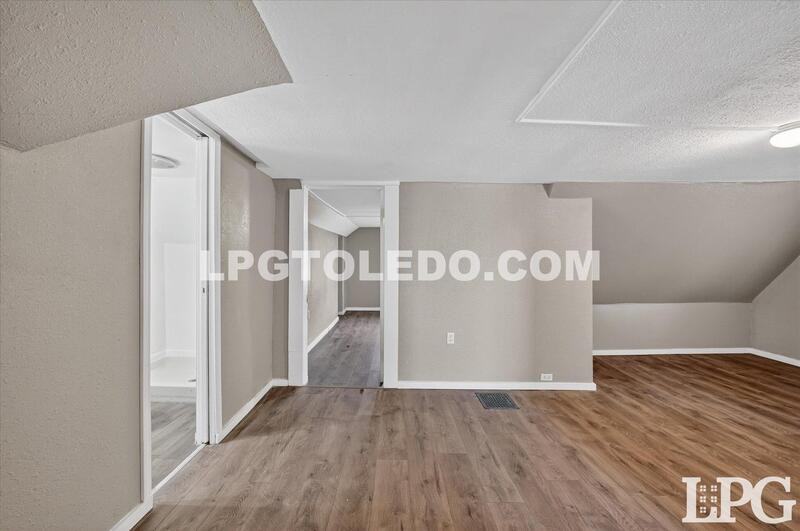 3905 Peru St - Photo 3 of 28