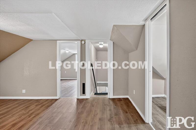 3905 Peru St - Photo 4 of 28