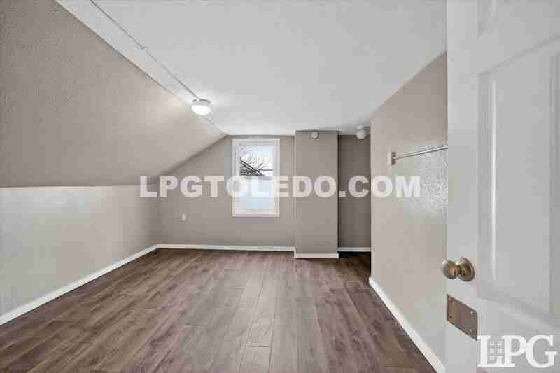 3905 Peru St - Photo 5 of 28