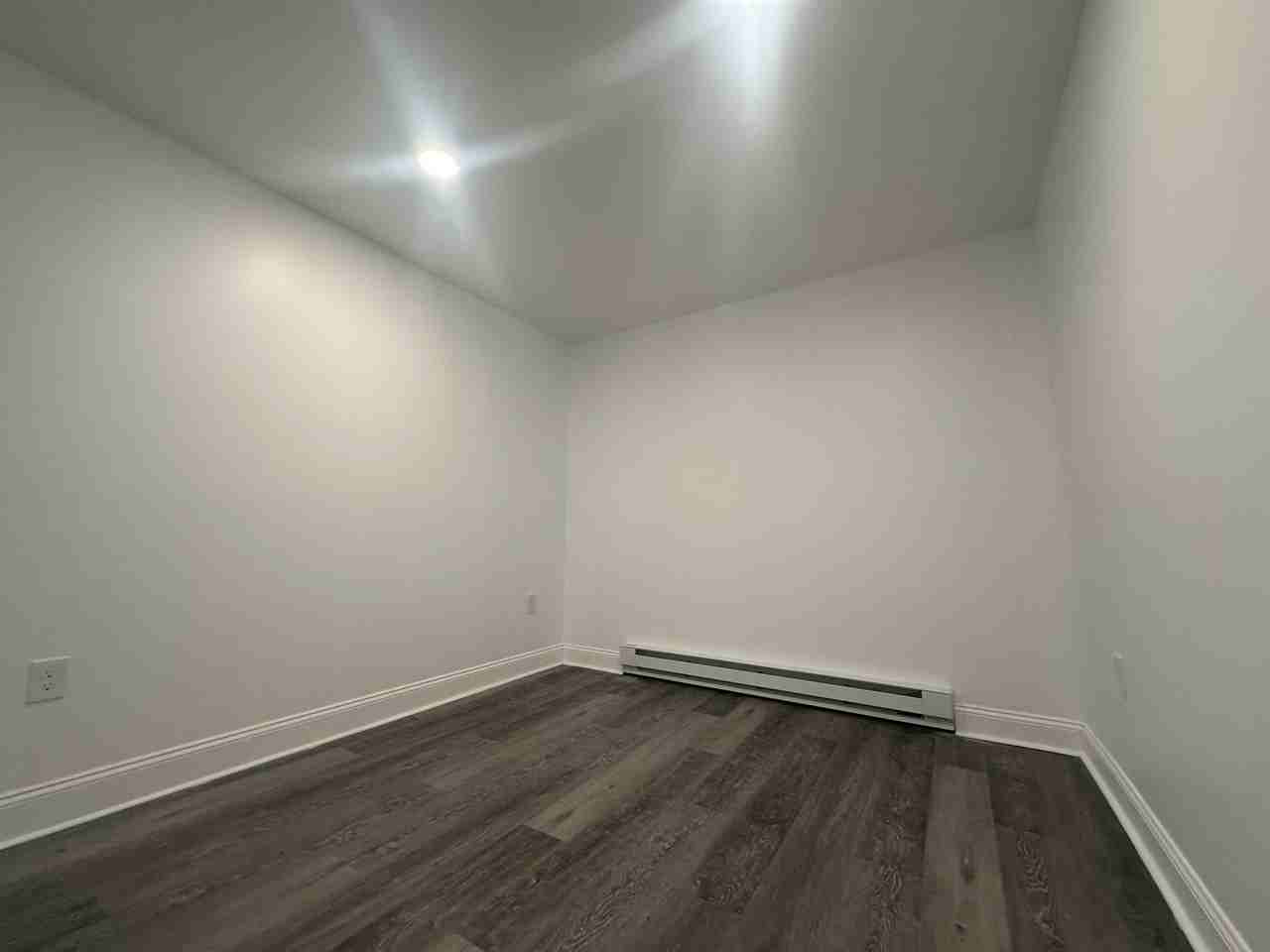 400 North Front Street - Photo 4 of 6