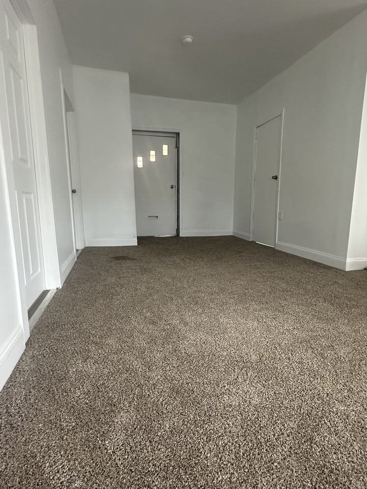 400 North Front Street - Photo 5 of 6