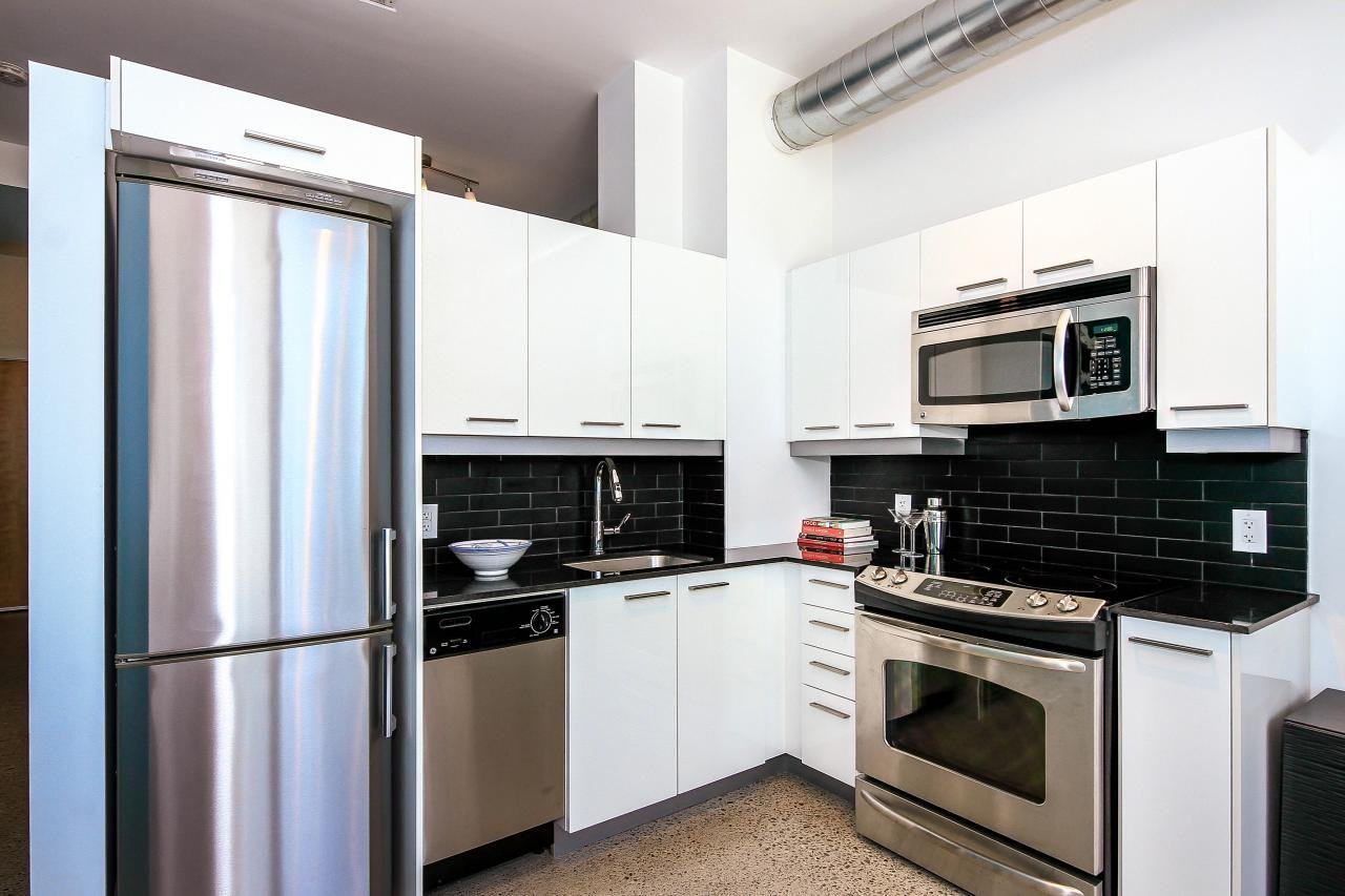 510 King Street East #408 - Photo 4 of 14