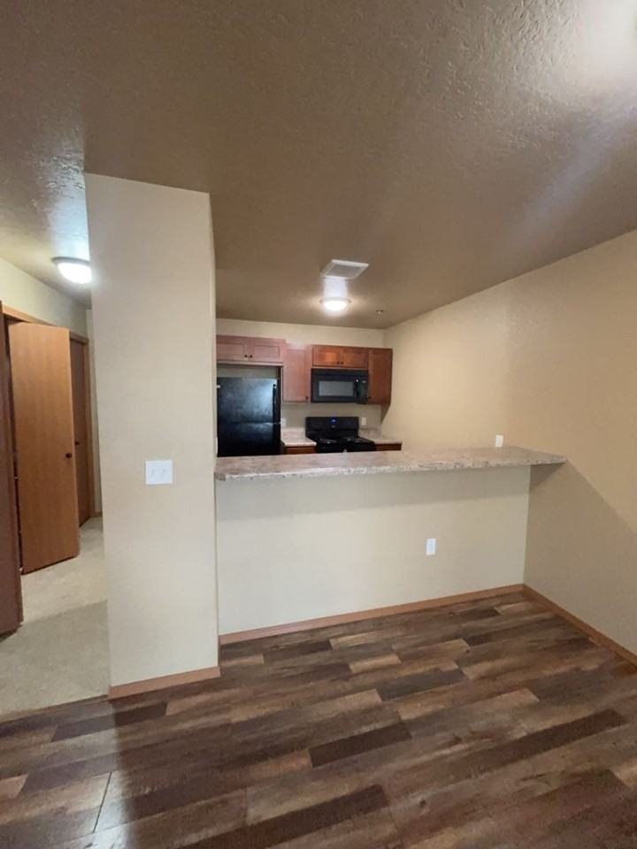 1647 Shindig - Photo 5 of 24