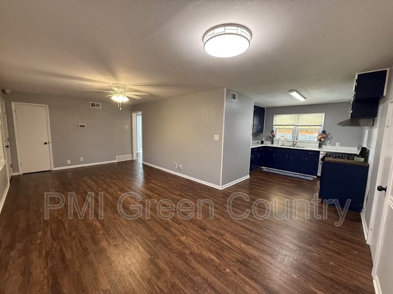 9108 E Marshall St - Photo 5 of 18