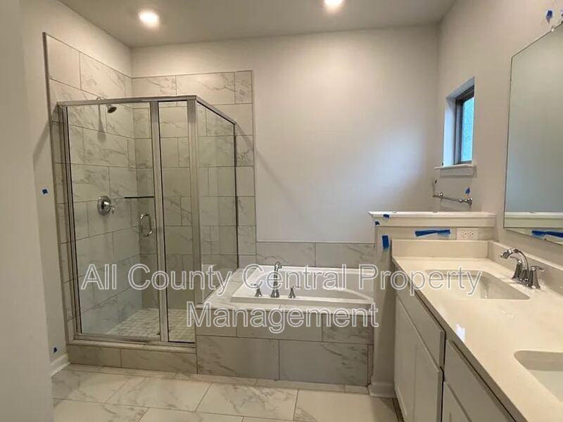 15640 Tillane Park Dr - Photo 5 of 7