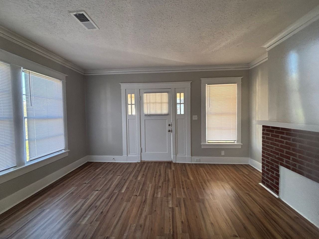 3594 Coleman Ave - Photo 2 of 10