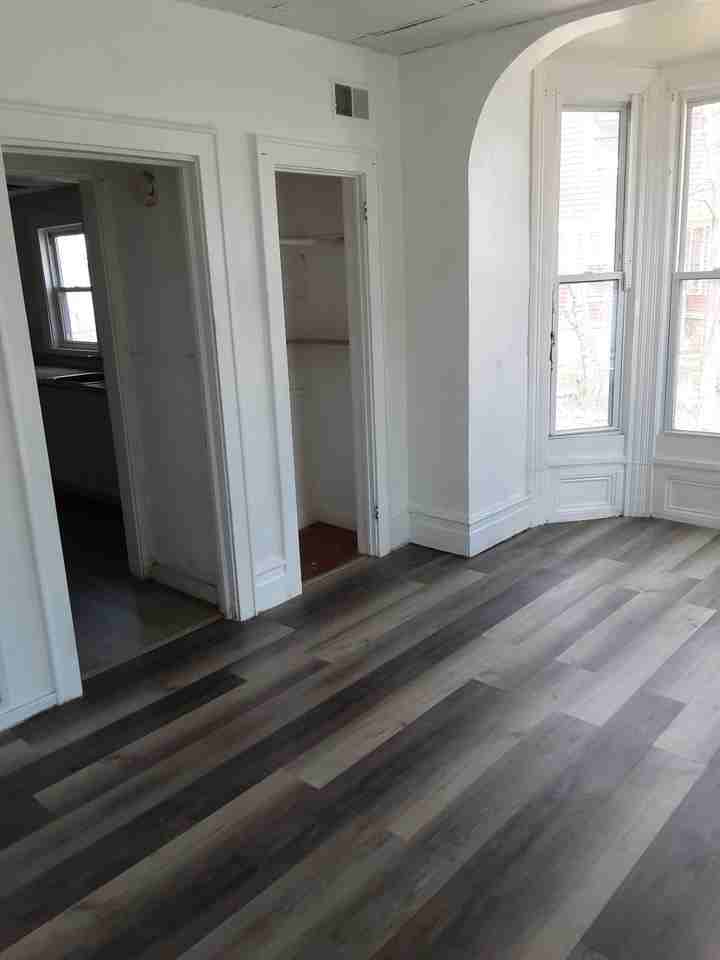 27 Market Street - Photo 2 of 11