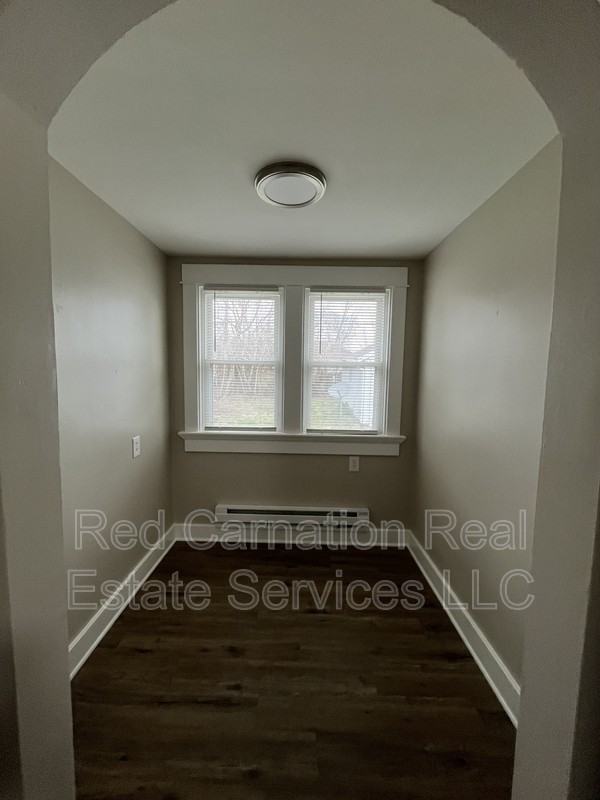 1009 W Hillcrest Ave - Photo 6 of 25