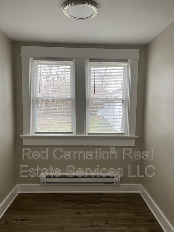 1009 W Hillcrest Ave - Photo 7 of 25