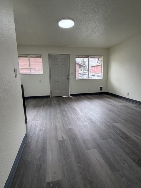 JP West Apartments - Photo 3 of 8