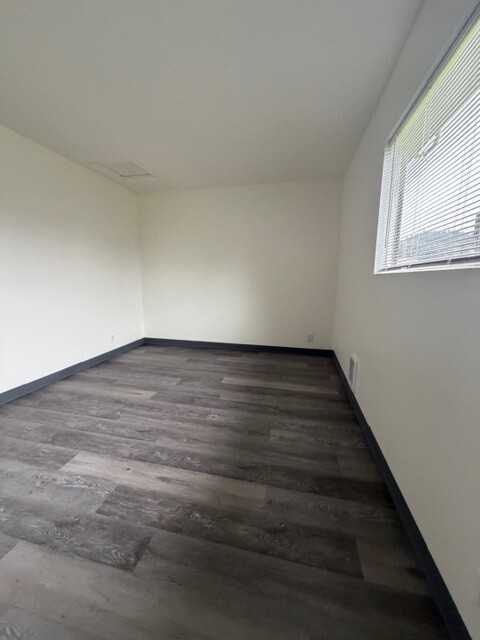 JP West Apartments - Photo 4 of 8