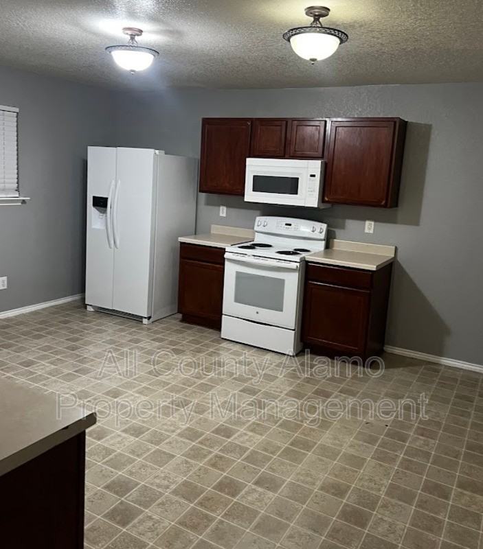 9631 Sandflat Pass - Photo 6 of 11