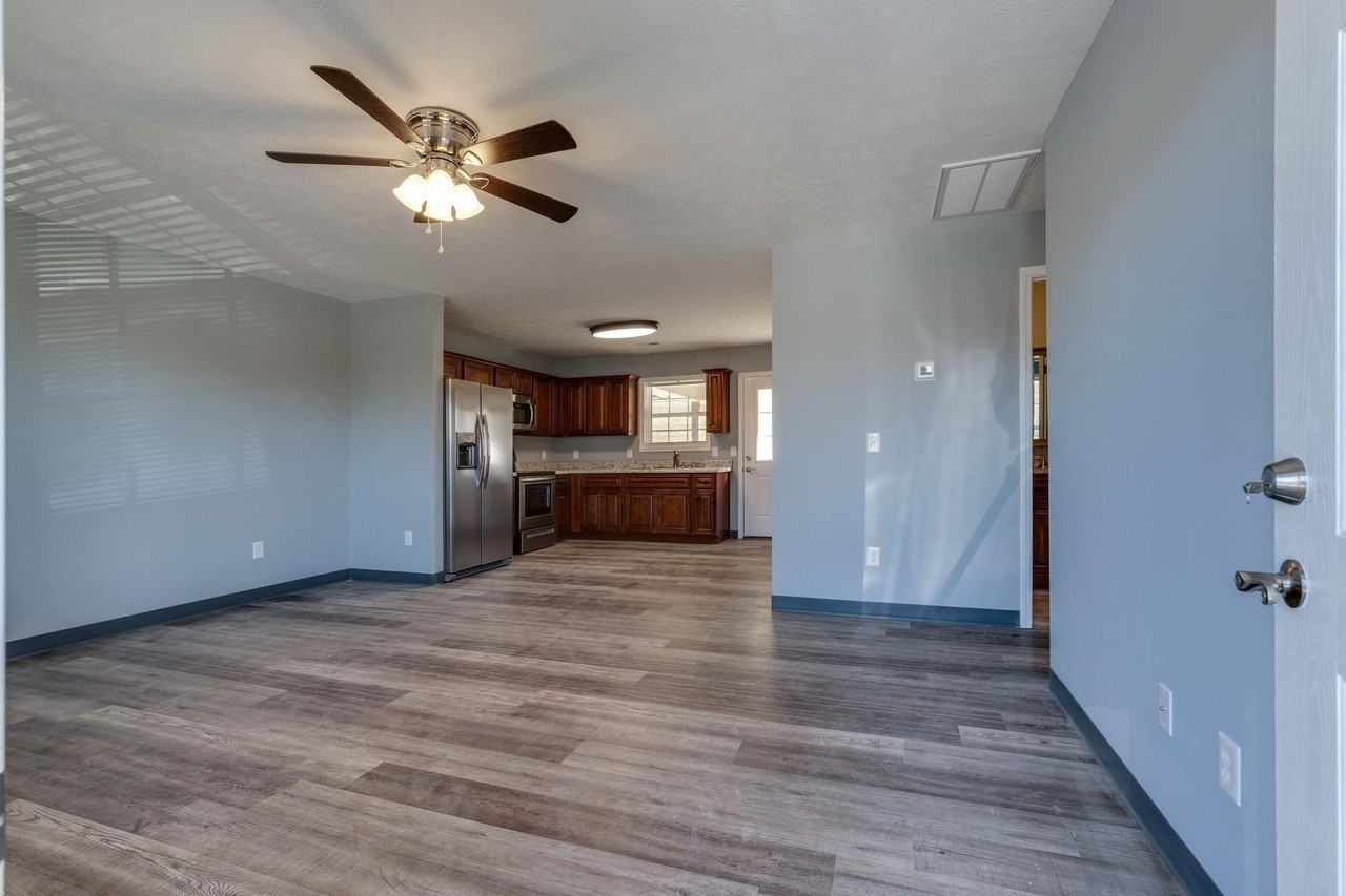 322 Blackman Blvd E - Photo 2 of 12