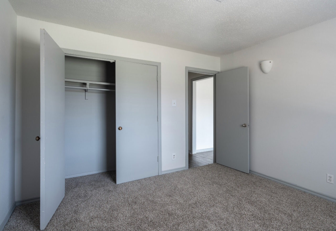 Lux Estate TX Apartments - Photo 2 of 10