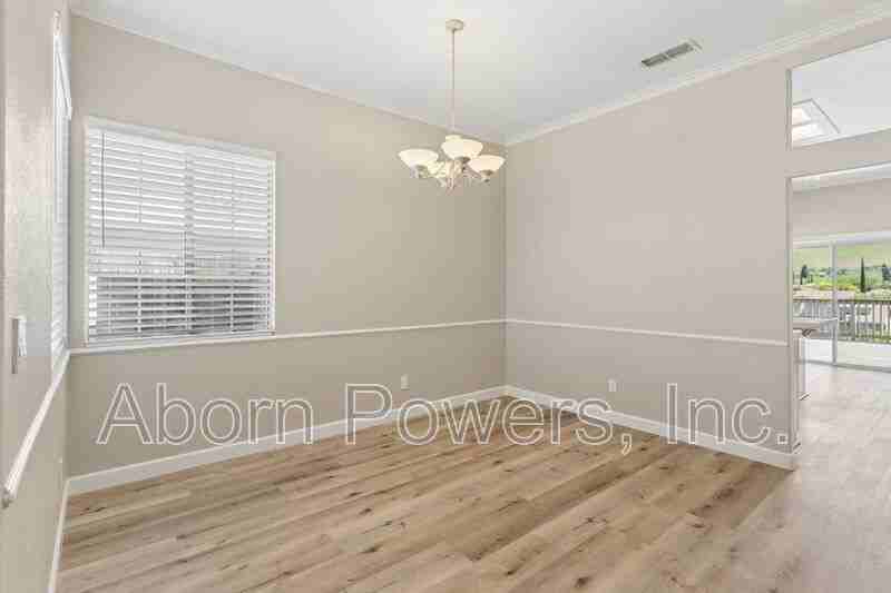 4093 Monte Verde Dr - Photo 4 of 27