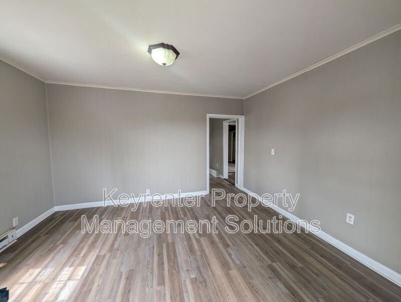 12 Miller St - Photo 4 of 18