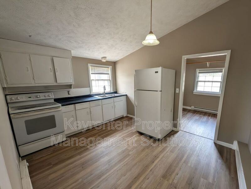 12 Miller St - Photo 6 of 18