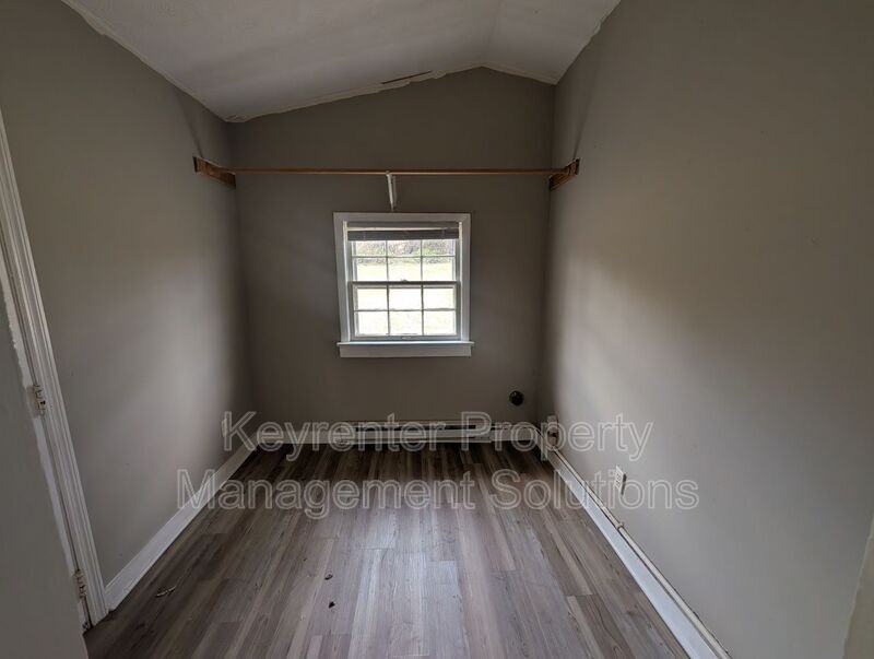 12 Miller St - Photo 7 of 18