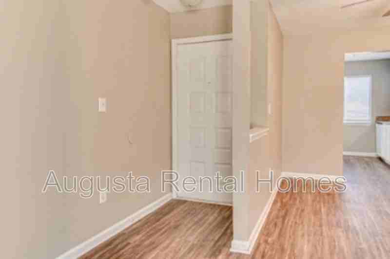 2822 Thomas Ln Apt A - Photo 2 of 21