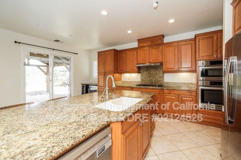 1960 Parsley Dr - Photo 5 of 19