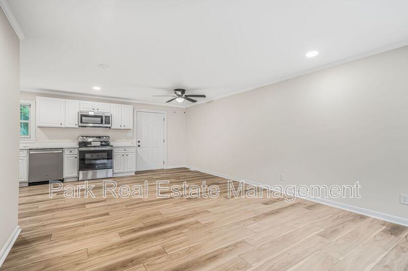 221 Howell St #100A - Photo 3 of 25