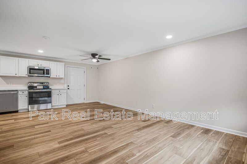 221 Howell St #100A - Photo 7 of 25