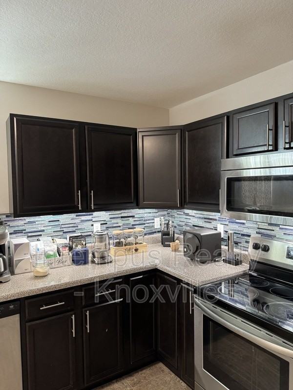 2419 E Glenwood Ave - Photo 6 of 28