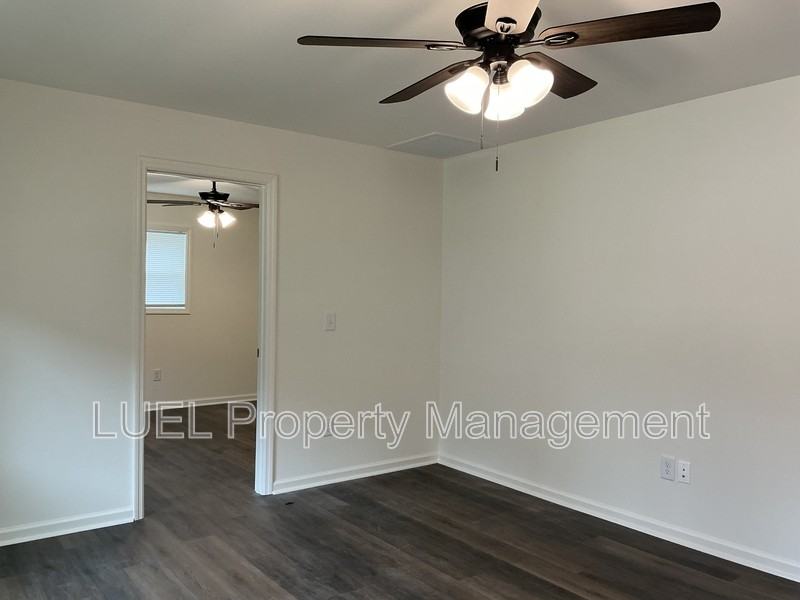 1050 Bedford Ave - Photo 7 of 8