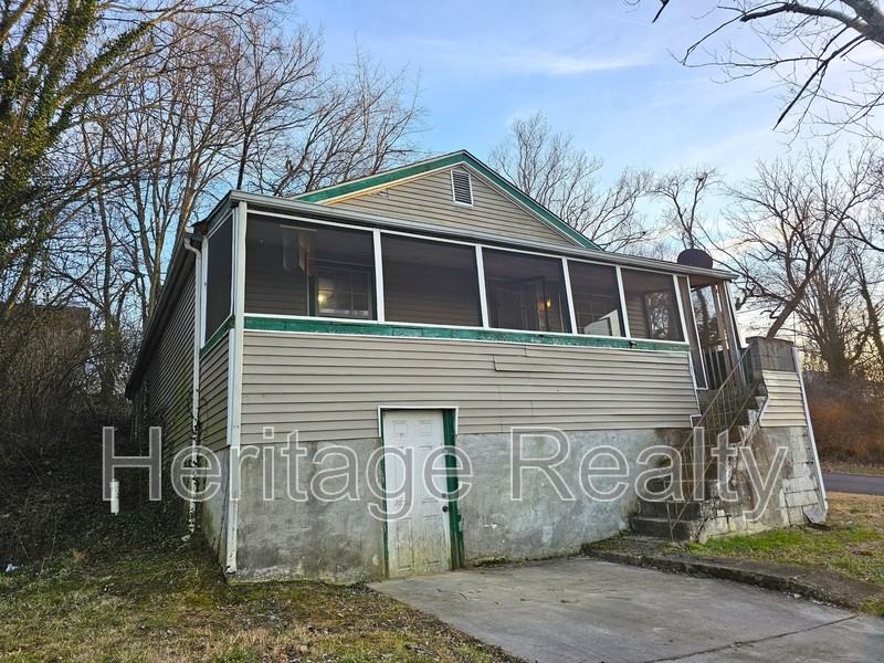 2400 Center Ave - Photo 2 of 2