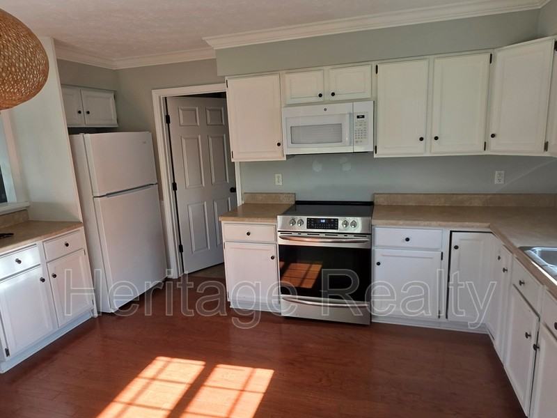 5509 Springridge Ln - Photo 5 of 7