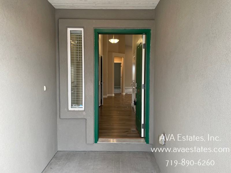 2403 Sunrise Ln - Photo 2 of 23