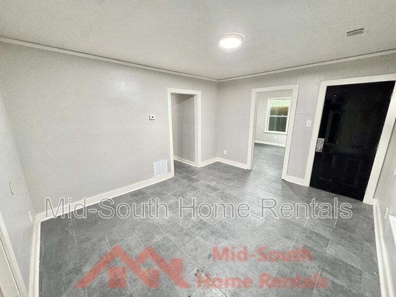 1811 Castalia St - Photo 2 of 20