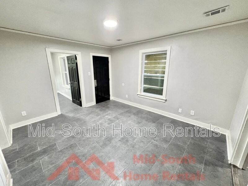 1811 Castalia St - Photo 5 of 20