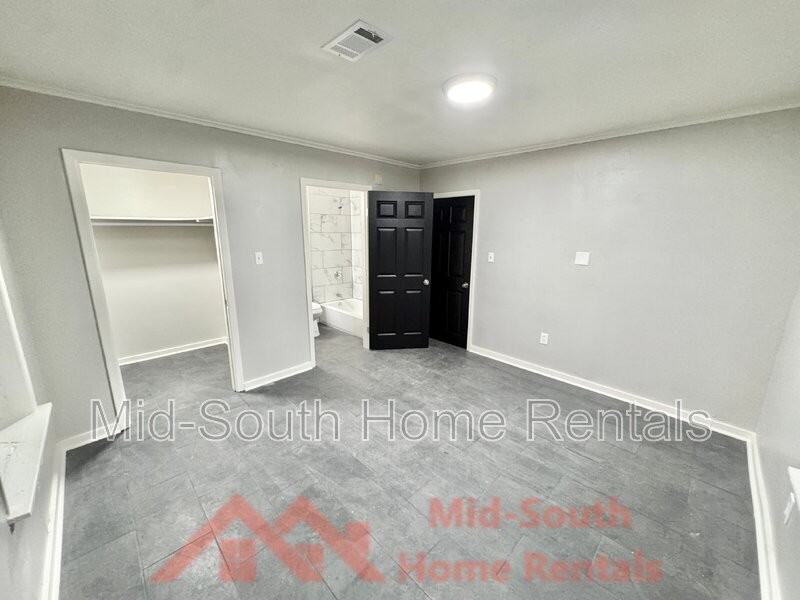 1811 Castalia St - Photo 6 of 20