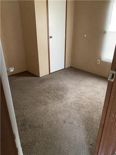 123 Oxford Ln - Photo 4 of 7