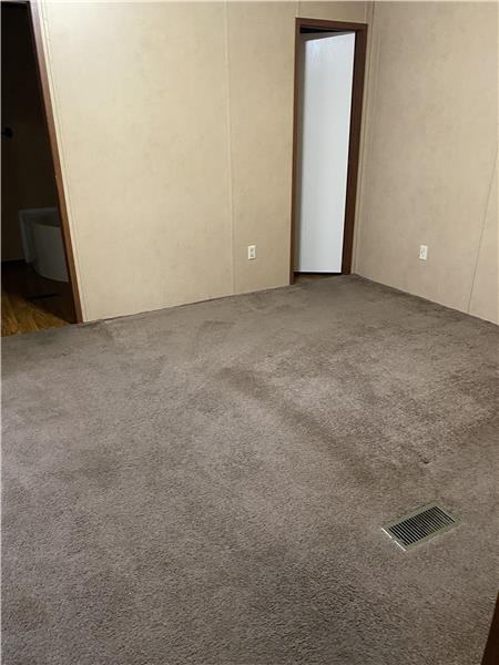 123 Oxford Ln - Photo 6 of 7