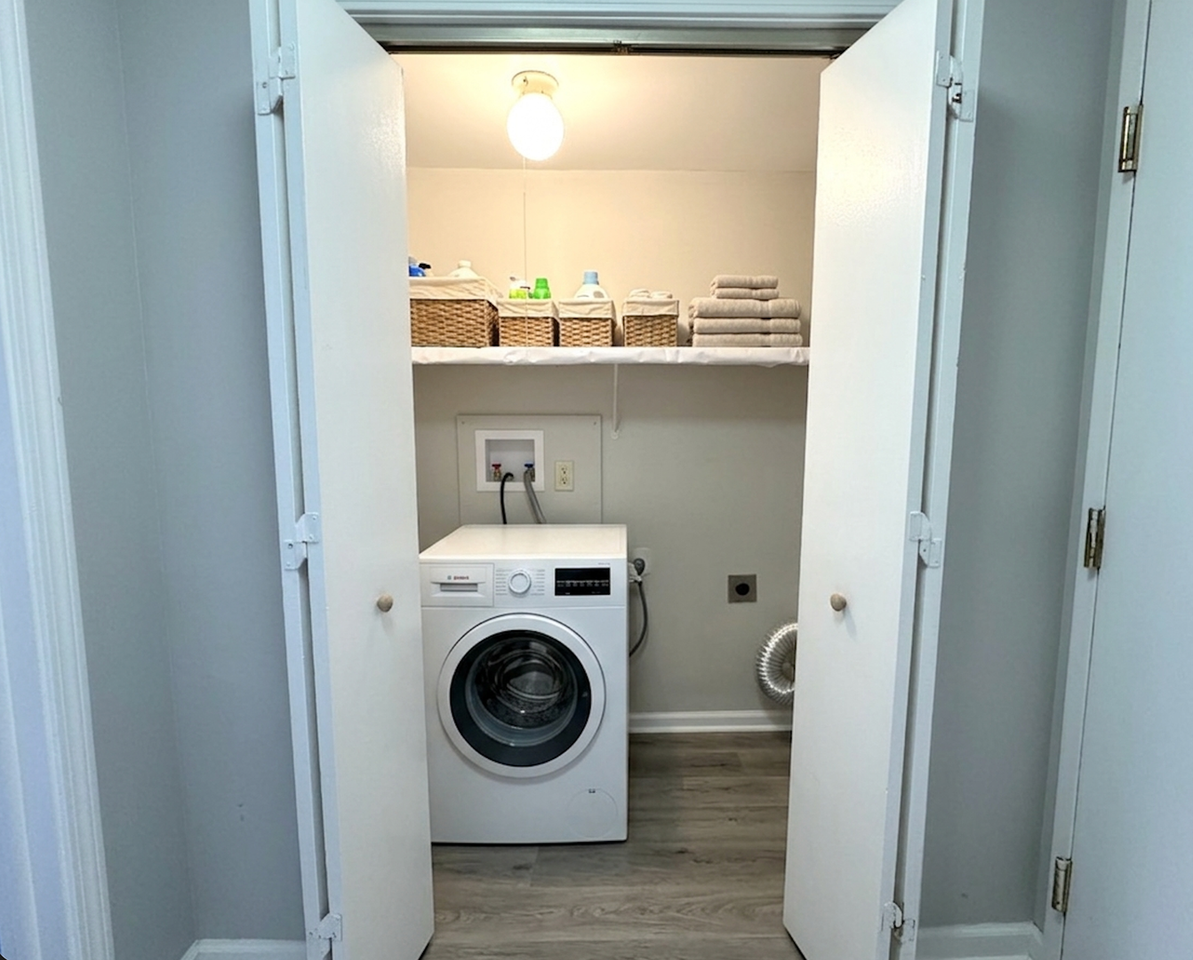 S0038 - 170 Seymour - Photo 7 of 31