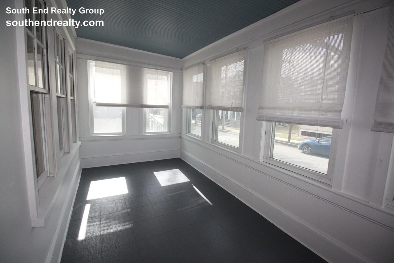 61 Foster St - Photo 2 of 20