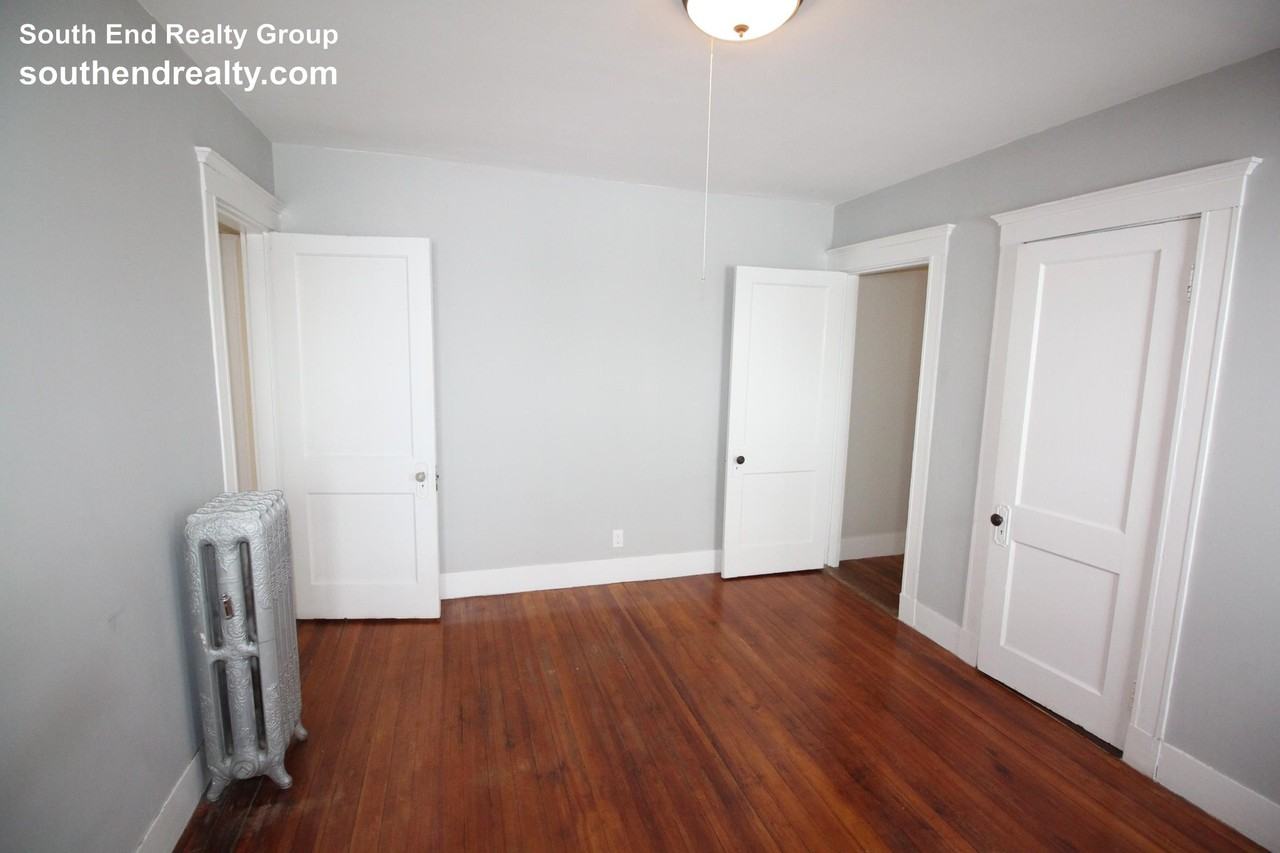 61 Foster St - Photo 5 of 20