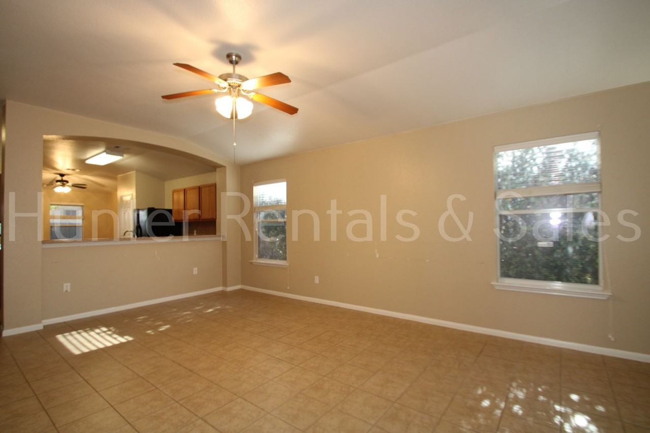 505 E Vega Ln - Photo 5 of 27
